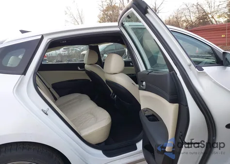 2018 Kia Optima Sx Turbo z USA, uszkodzony, nr VIN 5XXGV4L25JG206743